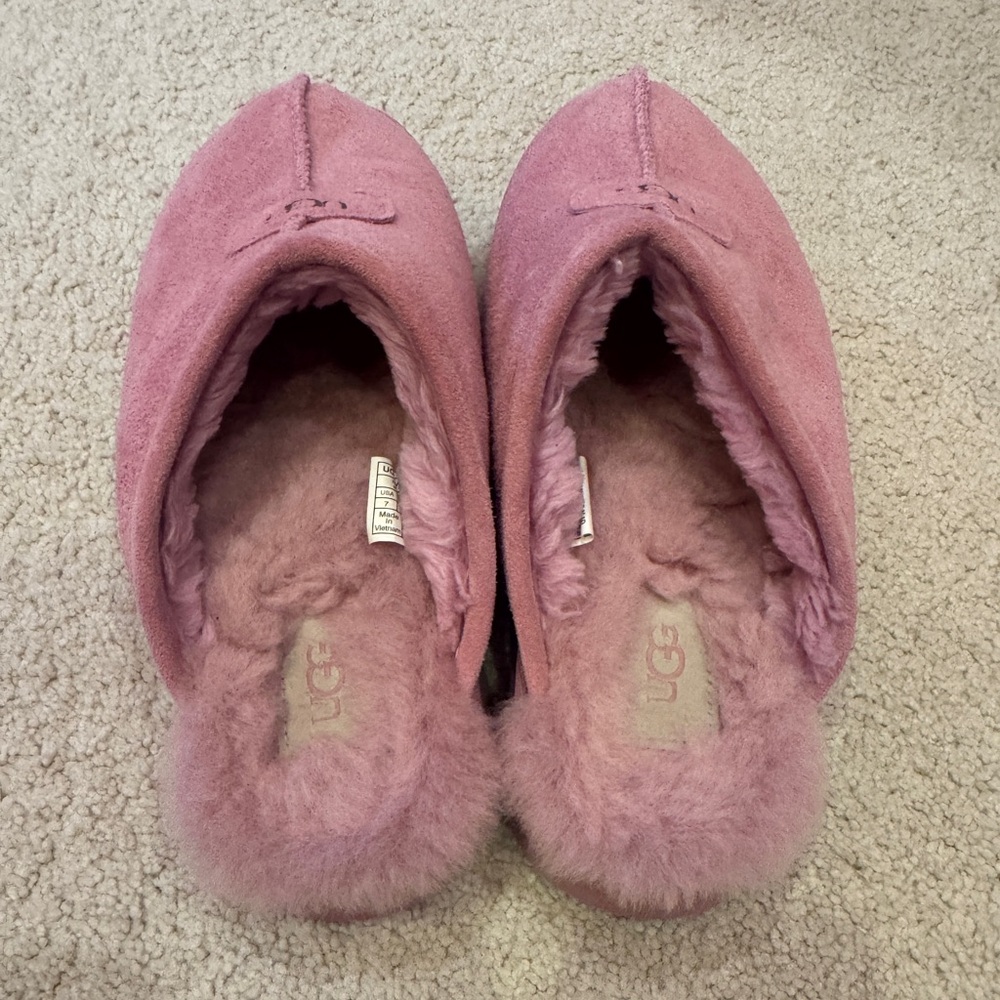 Pink Ugg slippers - Picture 5 of 6